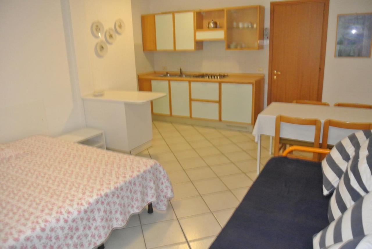 Condominio Maria Lignano Sabbiadoro Kültér fotó