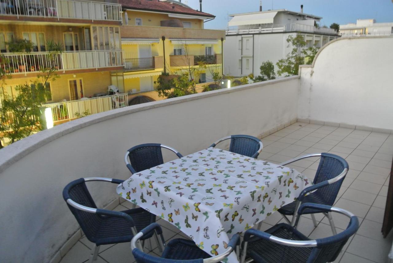 Condominio Maria Lignano Sabbiadoro Kültér fotó