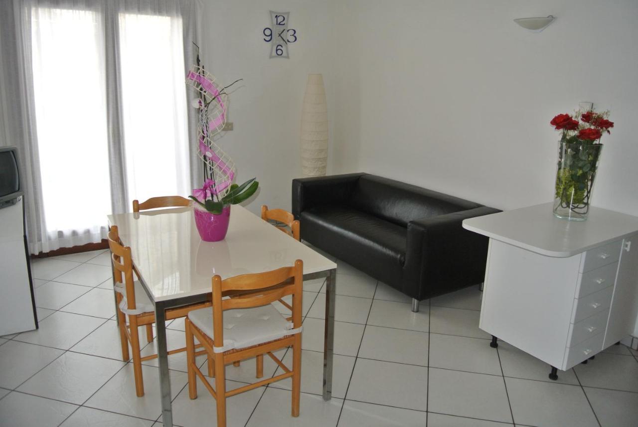 Condominio Maria Lignano Sabbiadoro Kültér fotó