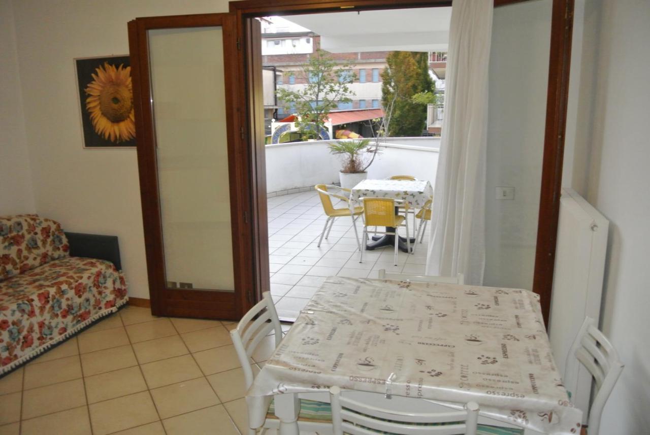 Condominio Maria Lignano Sabbiadoro Kültér fotó