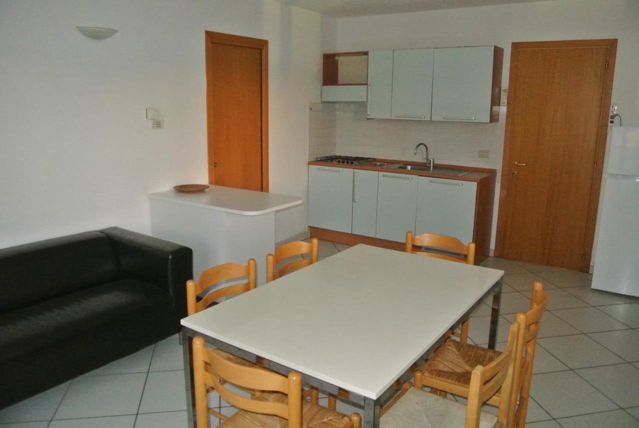 Condominio Maria Lignano Sabbiadoro Kültér fotó